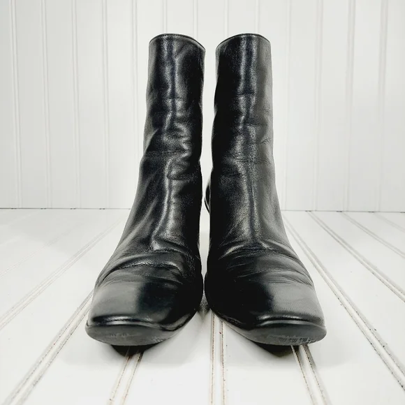 Stuart Weitzman Women's Black Leather Kitten Heel Back Zip Ankle Boots I464 - Picture 3 of 11